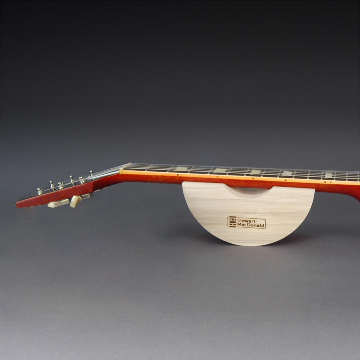 Amazon.com: StewMac Rock-n-Roller Guitar Neck Rest, 3-3/4